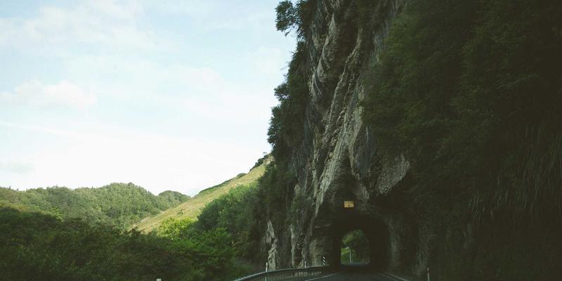 自驾穿越海上巨龙：青岛胶州湾跨海大桥全攻略，领略世界之最的壮美与沿途风光