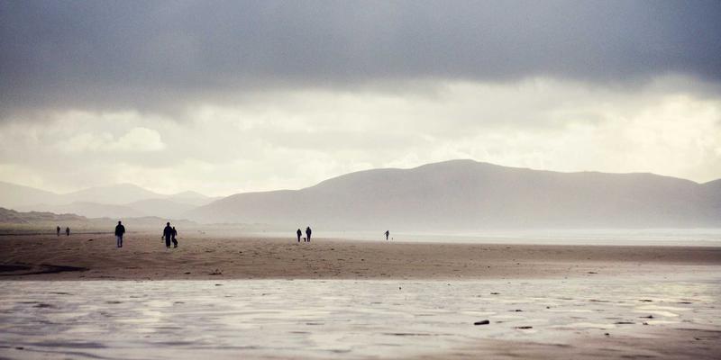 青岛大学路与鱼山路转角：打卡网红红墙，探寻文艺咖啡馆与美术馆集群